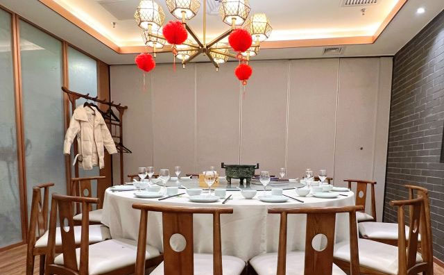 如何提高餐飲店的翻臺(tái)率呢，做好以下四點(diǎn)就夠了。