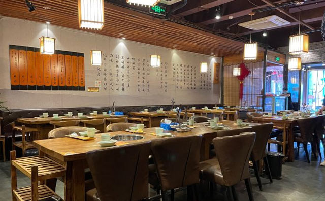 面對(duì)頭部餐飲品牌的降維打擊，中小餐廳應(yīng)該怎么辦？