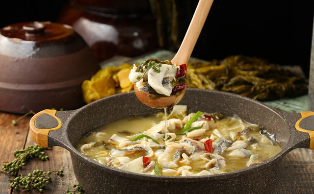 創(chuàng)業(yè)小白想投資做餐飲生意，選擇酸菜魚(yú)項(xiàng)目怎么樣